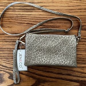 Jen & Co Riley Soft Cheetah Crossbody/Wristlet/Clutch